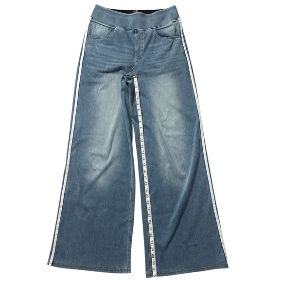 Halara Flex High Waisted Stripe Wide Leg Jeans w/ Pockets Size Medium - Picture 7 of 11